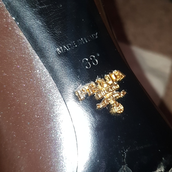 Prada Patent Leather Point-Toe Pump metallic Brown - Picture 10 of 13